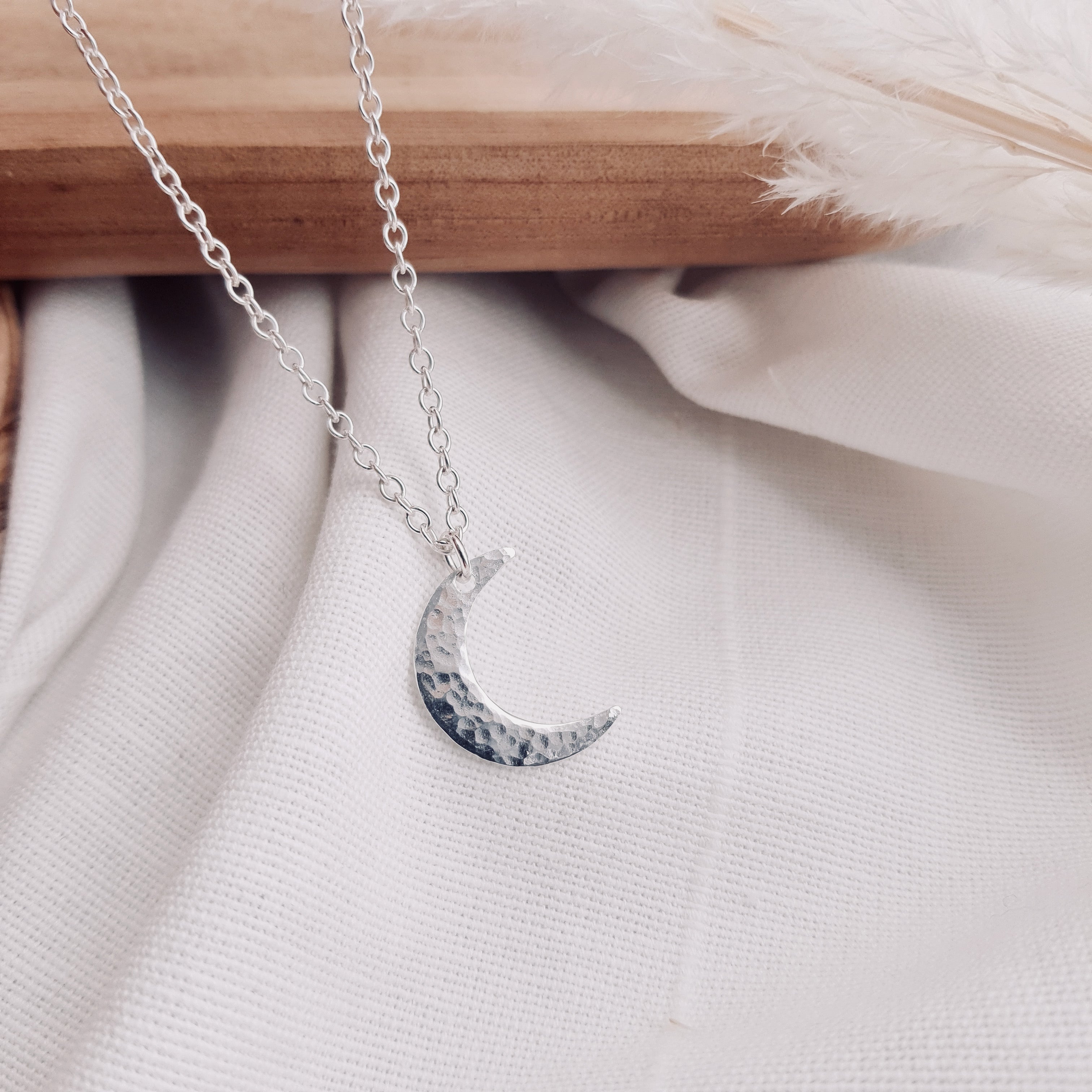 Moonstone Necklace Moonstone Crescent Moon Necklace Crystal - Etsy | Moon  necklace, Moonstone necklace, Dainty moonstone necklace