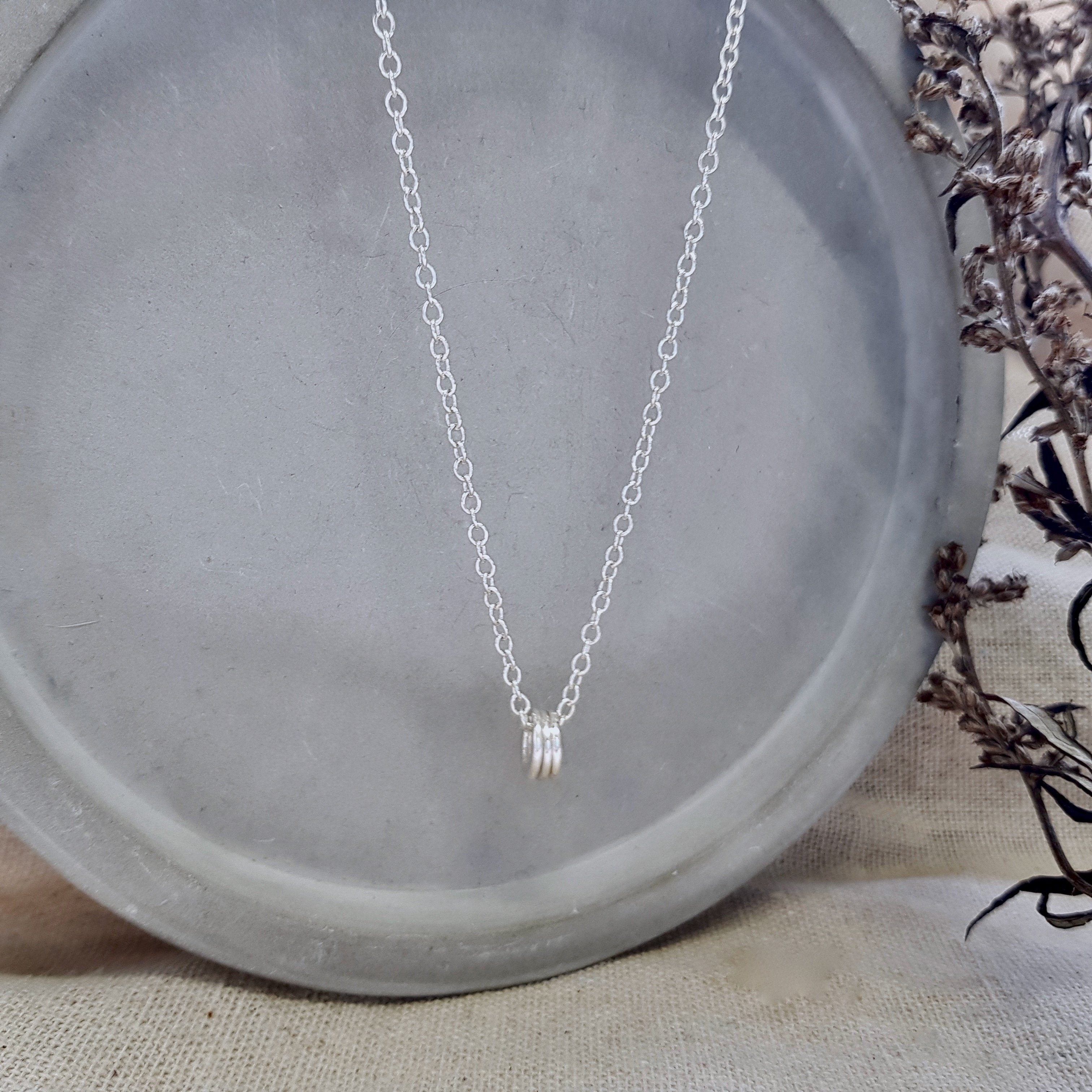 Simple silver hot sale chain necklace