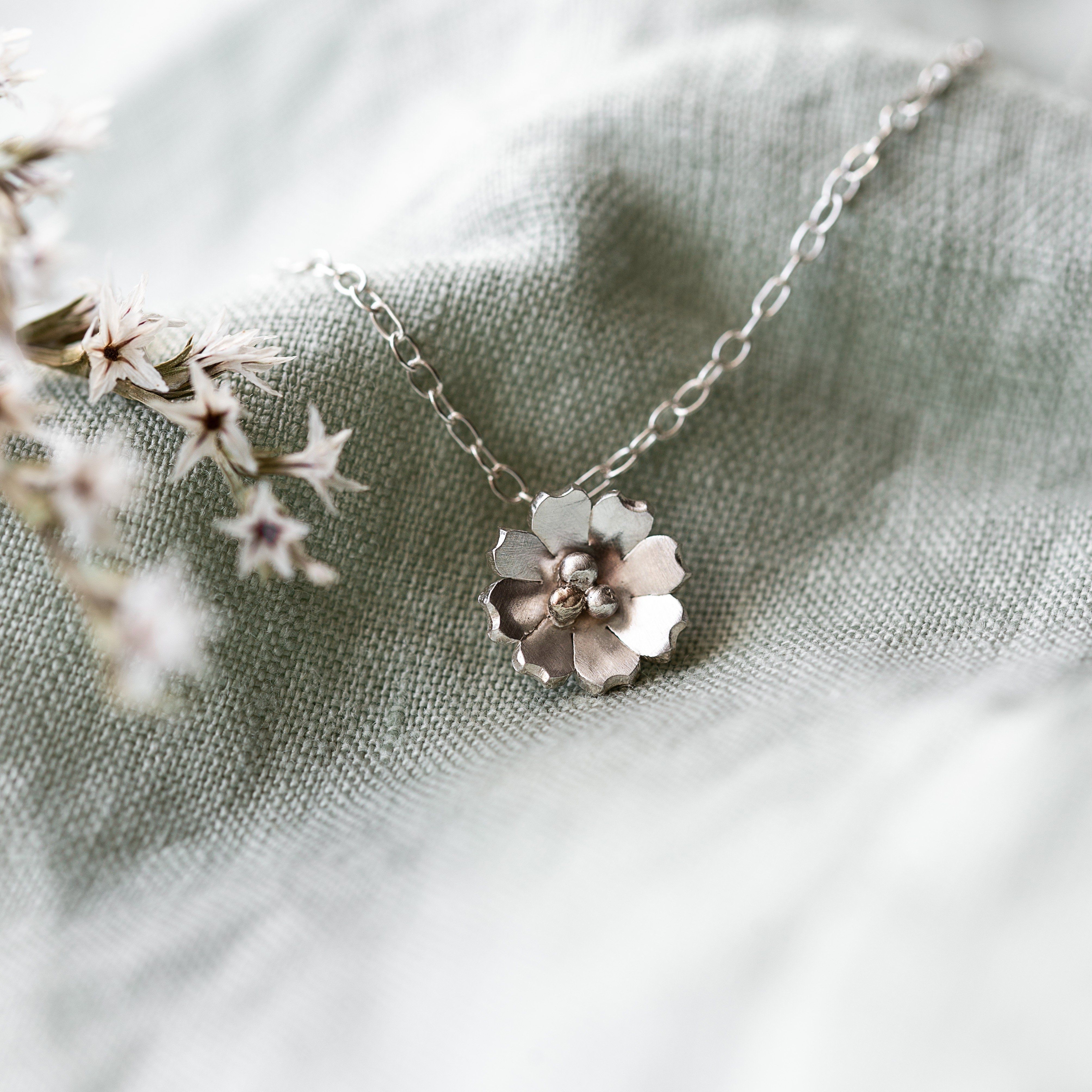 Hansha - 925 Sterling Silver Flower Pendant Lariat Necklace | YesStyle